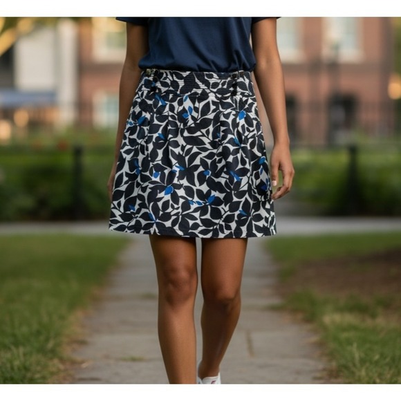 Ann Taylor Dresses & Skirts - ANN TAYLOR Women's 6 Black White & Blue Floral Cotton A-Line Pleated Mini Skirt